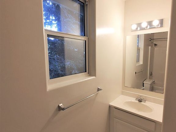 4th image of 163 Wilson St APT C