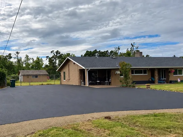 85806 Loop Ln, Eugene, OR 97405