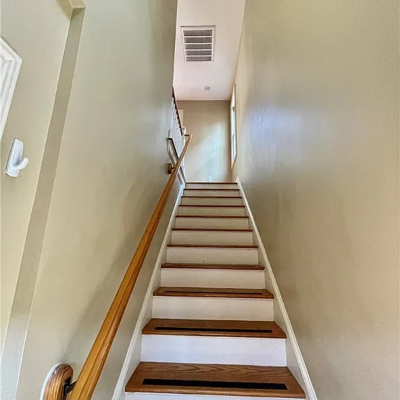 110 E Duffy St #CARRIAGE HOUSE — Photo 3