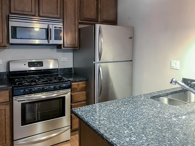 1634-36 W. Grace / 3804-10 N. Marshfield — Photo 7