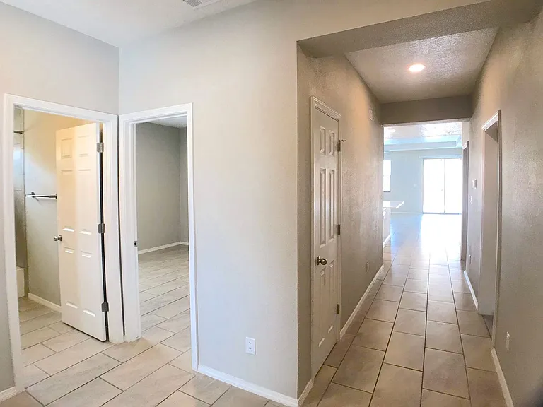 1701 Camino Rustica SW — Photo 16