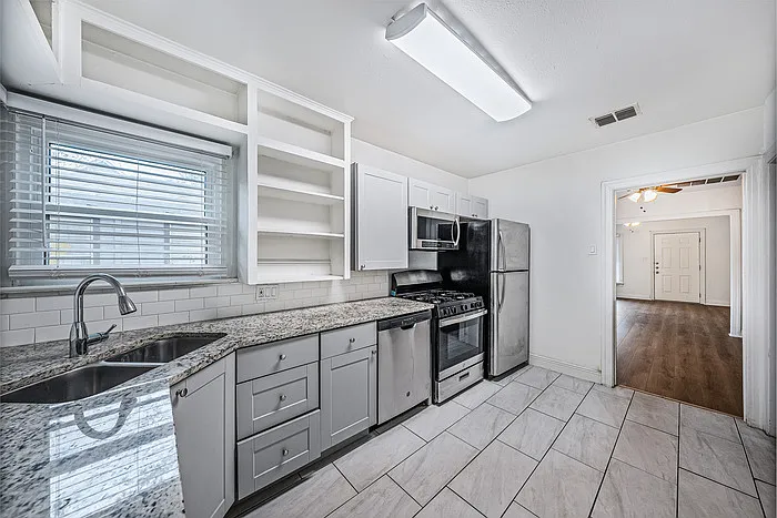 2802 Dancy St — Photo 2