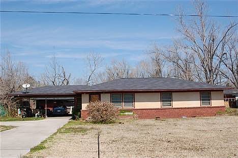 1st image of 211 Donatto St