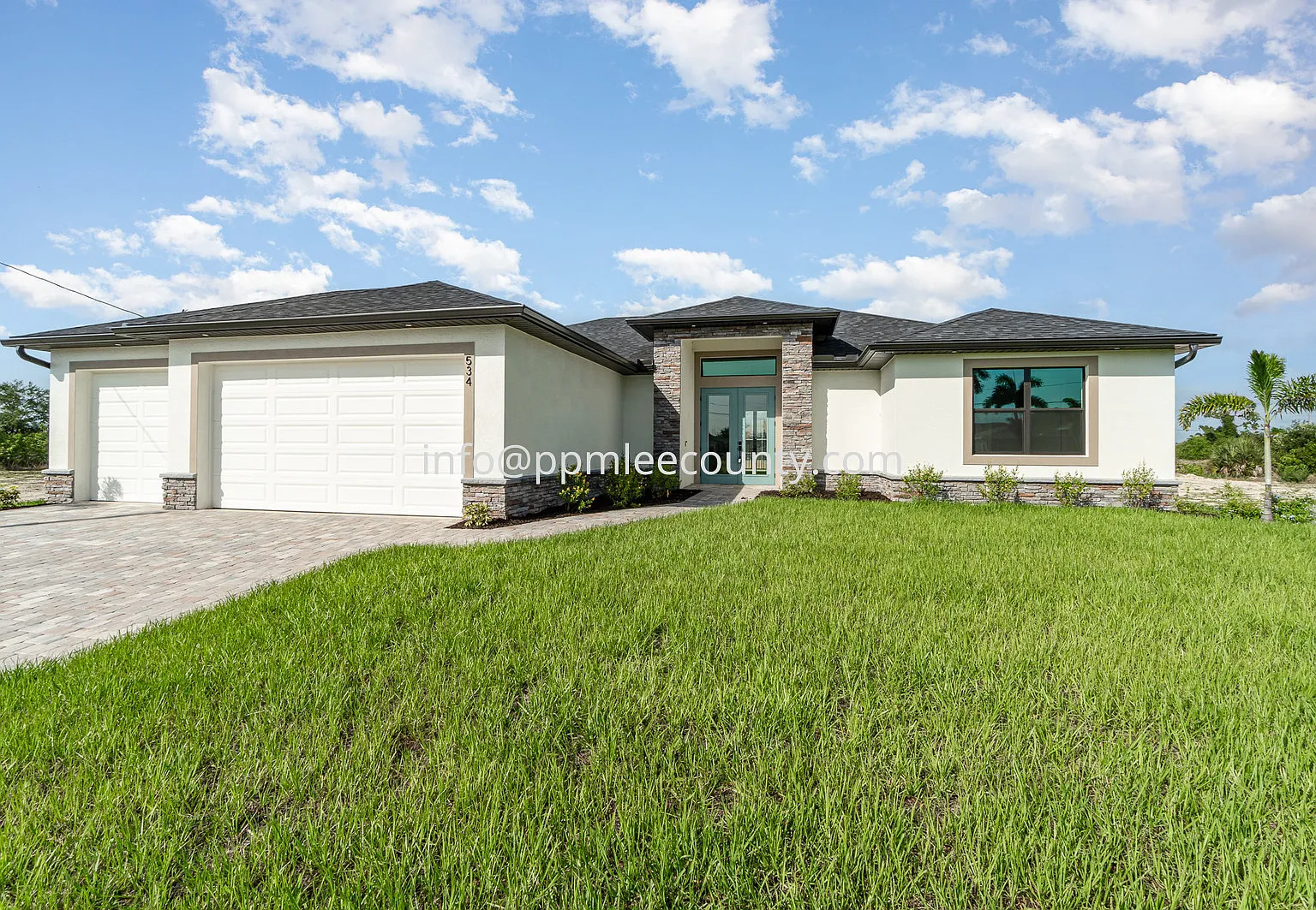 4 bed, 2.0 bath, 2013 sqft, $2,800 — Photo 1