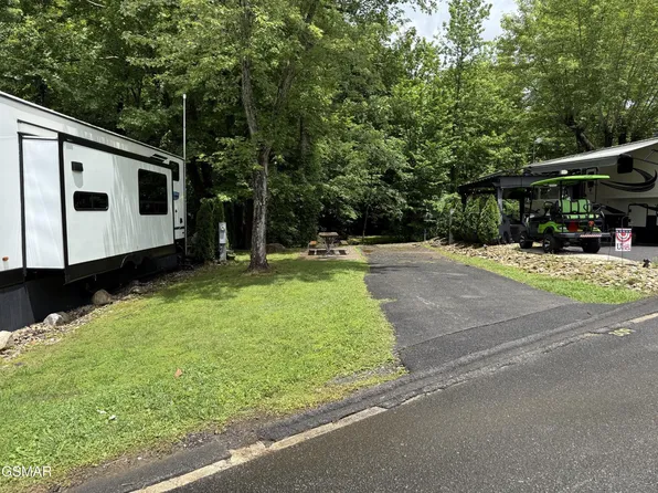 4229 E Pkwy #309-lot 309, Gatlinburg, TN 37738