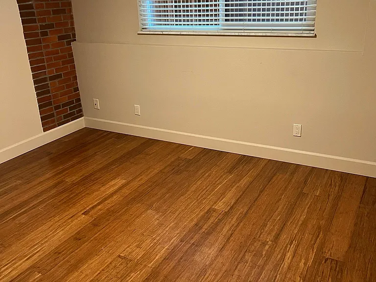 2332 Minor Ave E #8 — Photo 17