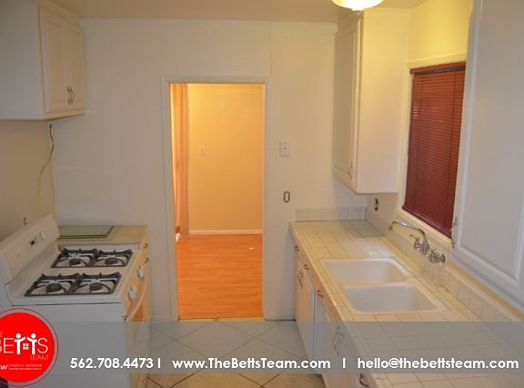 5th image of 1705 E Yale St