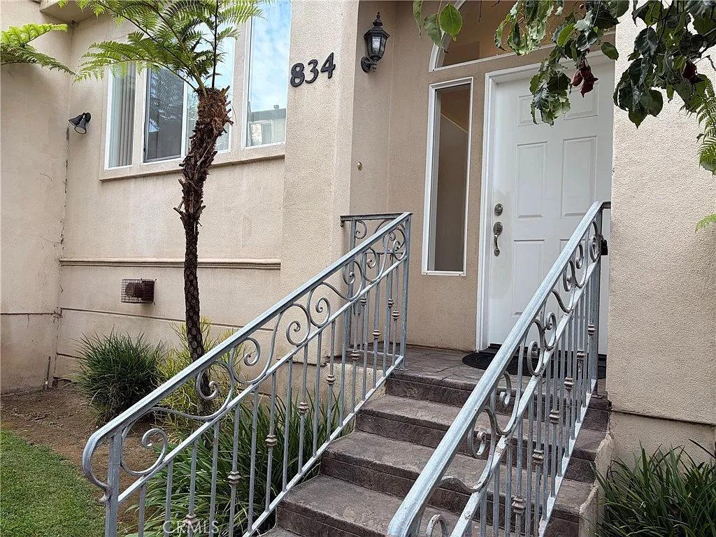 3 bed, 1487 sqft, $3,800 — Photo 1