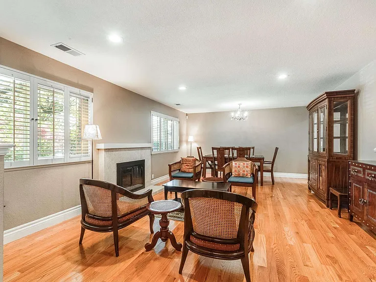 12371 Saraglen Dr — Photo 3