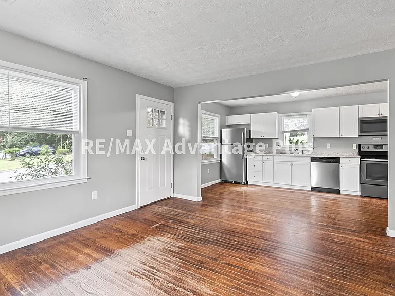 200 Gross St — Photo 6