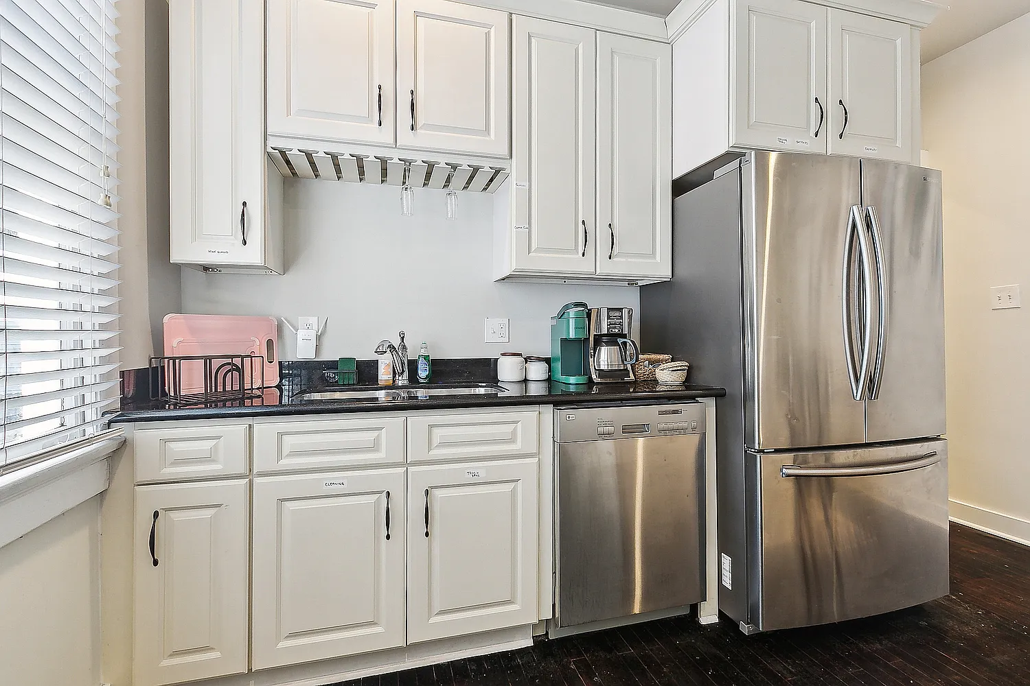 2 bed, 1200 sqft, $2,000 — Photo 4