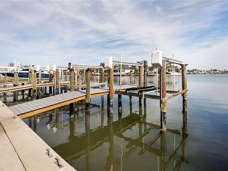 10475 Gulf Shore Dr #115 — Photo 32