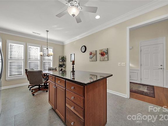 5th image of 42122 Larkspur Ct