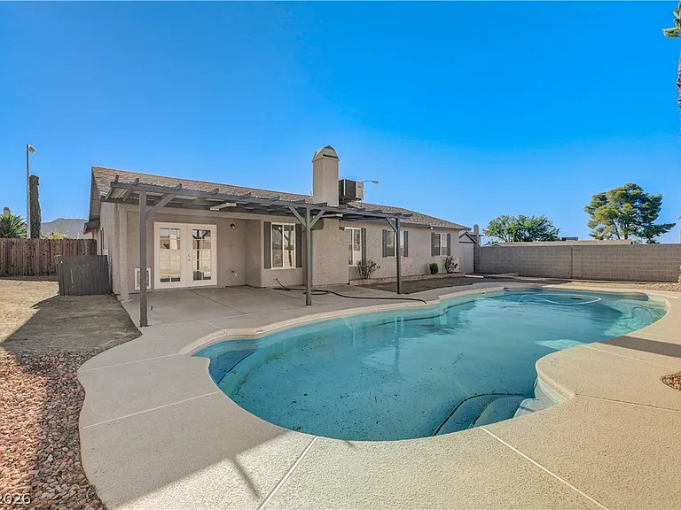 707 Honeybee Ct — Photo 40