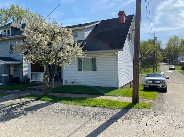 11 Lawn Avenue Ext, Uniontown, PA 15401