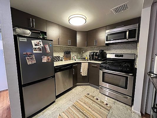 3rd image of 10 Jones St APT 2D
