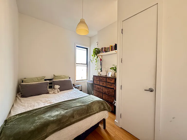 457 Jefferson Ave #3R — Photo 3