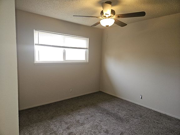 3rd image of 657 N Park Ave APT D