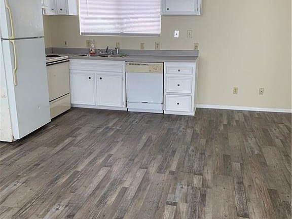 5th image of 1515 Ocean Dr #8