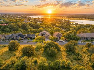 828 Wesley Ridge Dr, Spicewood, TX 78669