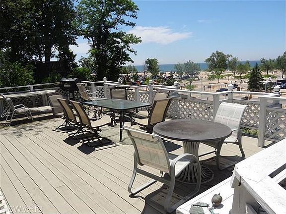 4th image of 908 S Harbor Dr