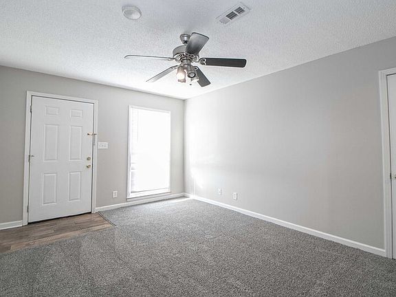 4th image of 3055 Woody Ln