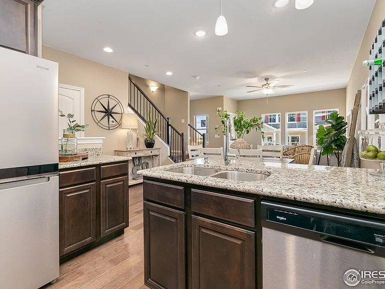 2473 Crown View Dr #5 — Photo 9
