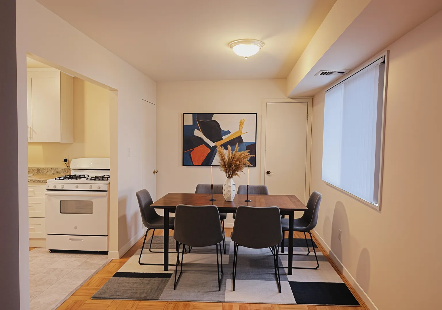 Columbia Courts Apartments — Photo 3