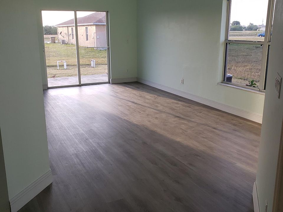 1st image of 2202 NE 8th Pl