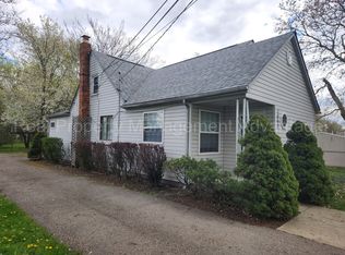1892 Milverton Dr, Troy, MI