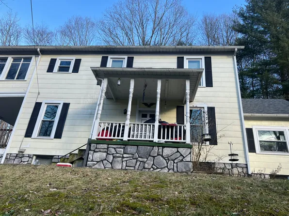 24 Pitts Ln, Salem, WV 26426