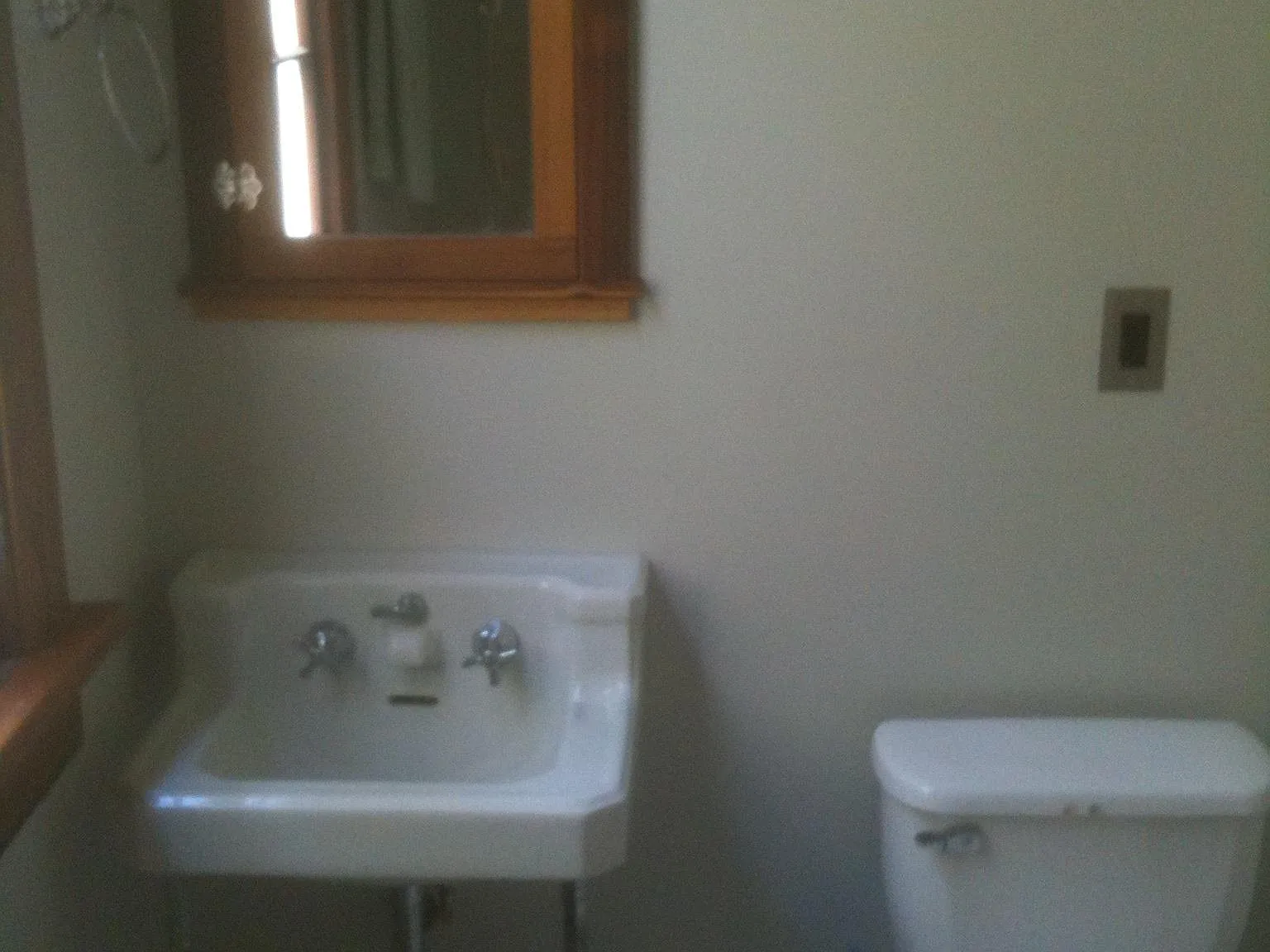 1012 Pleasant St — Photo 4