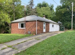 3455 Sanitarium Rd, Akron, OH 44312