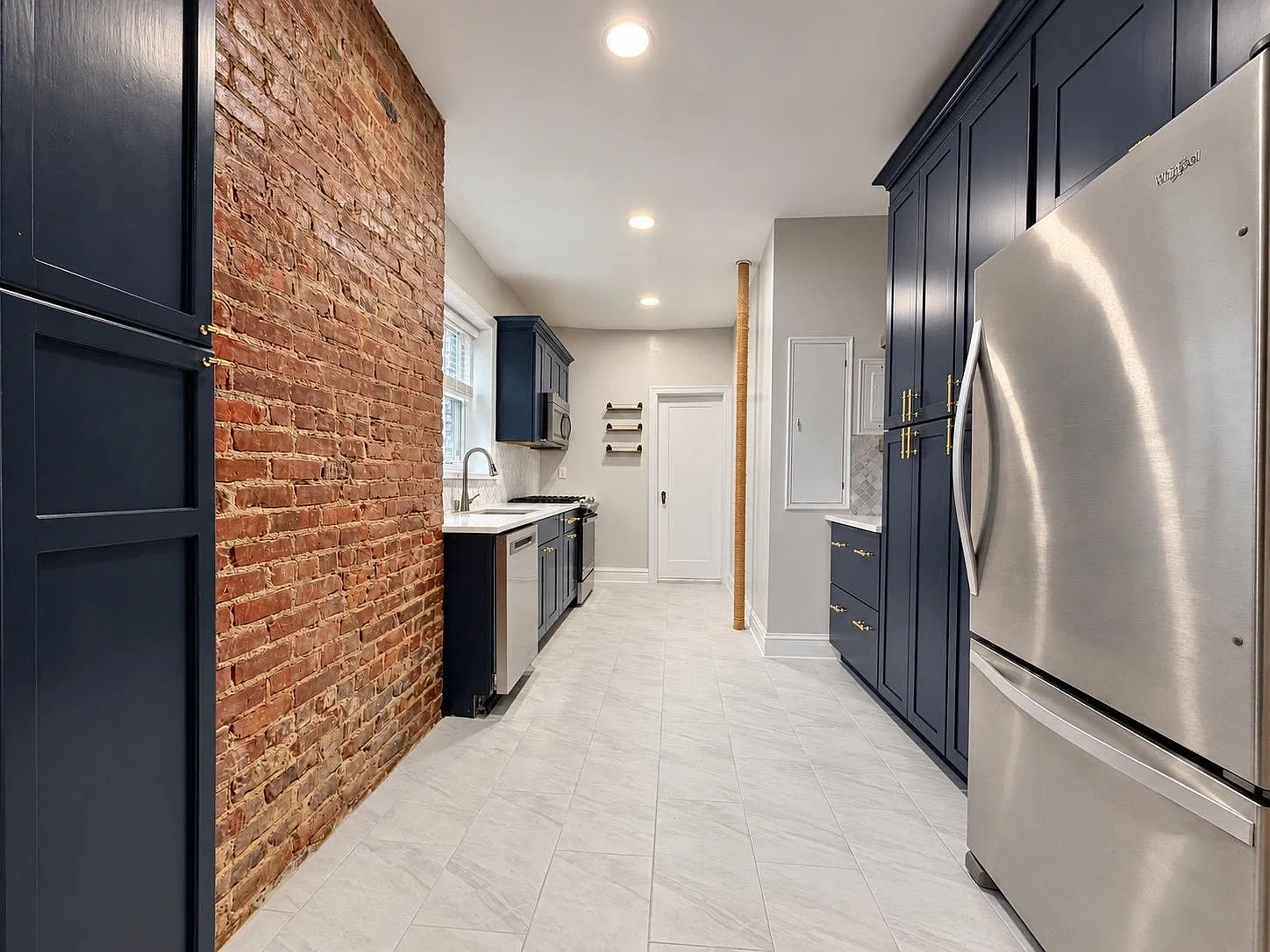 1 bed, 1.0 bath, 704 sqft, $3,500 — Photo 4