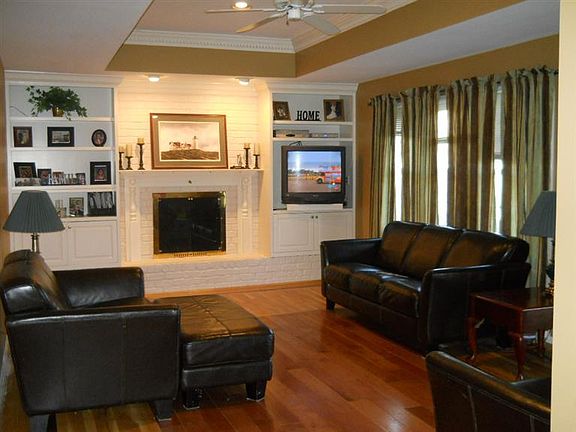 3rd image of 7271 Glenn Moor Dr