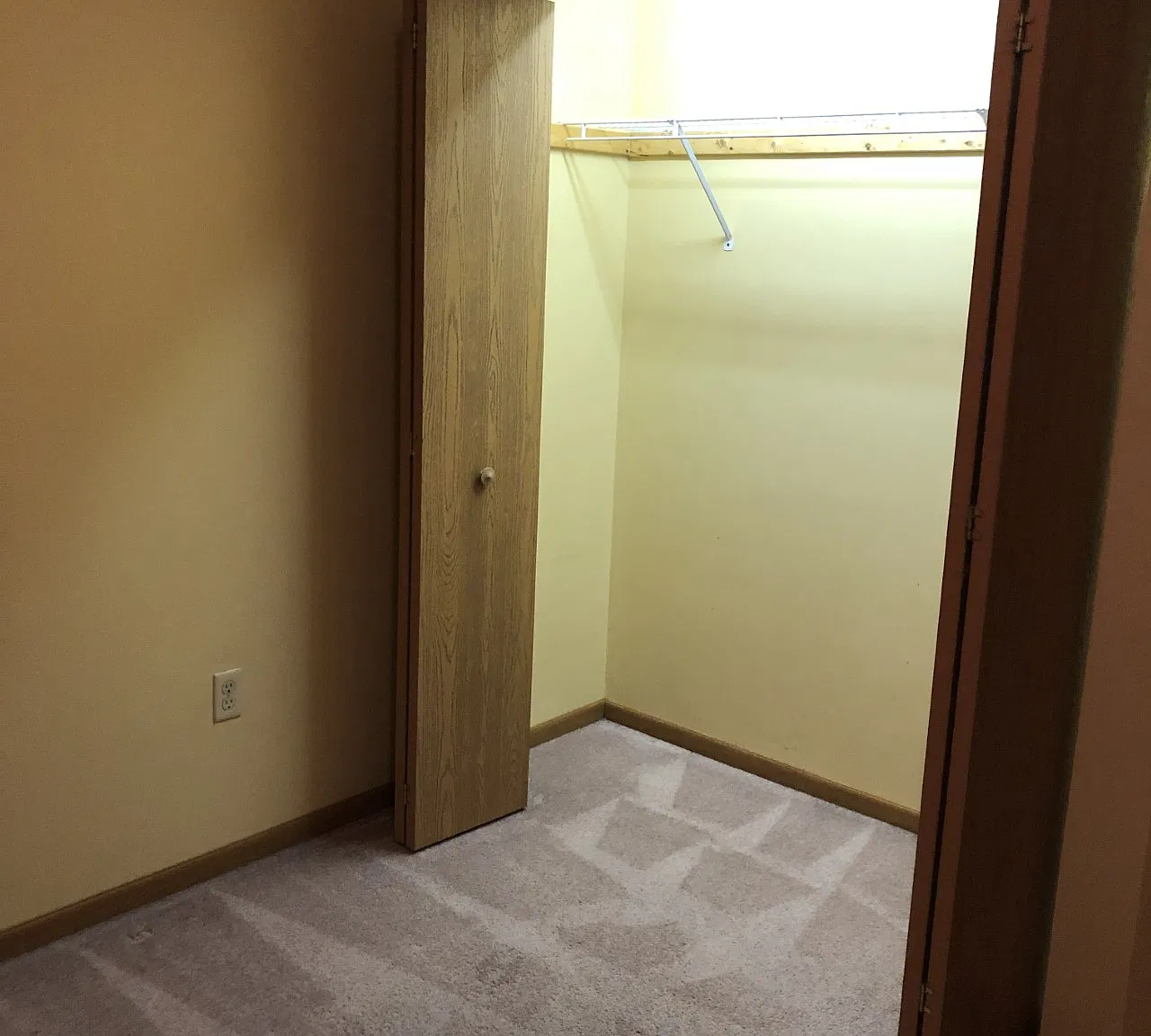 1 bed, 900 sqft, $800 — Photo 3