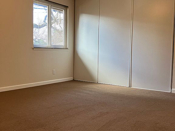5th image of 610 Gilbert Ave APT 33