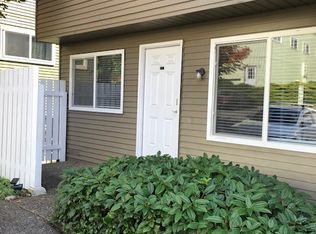 26203 Central Ave NE APT 101, Kingston, WA 98346
