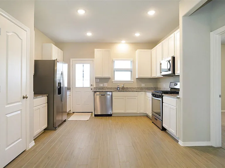25463 Northpark Lake Dr — Photo 6