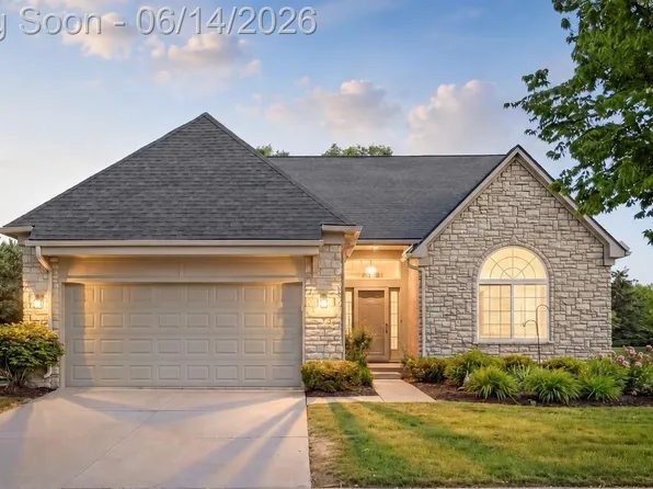 47920 Vistas Circle Dr N, Canton, MI 48188