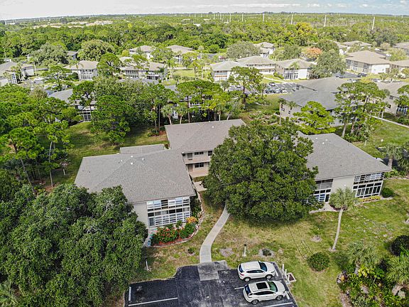 2nd image of 11 Lake Vista Trl APT 203