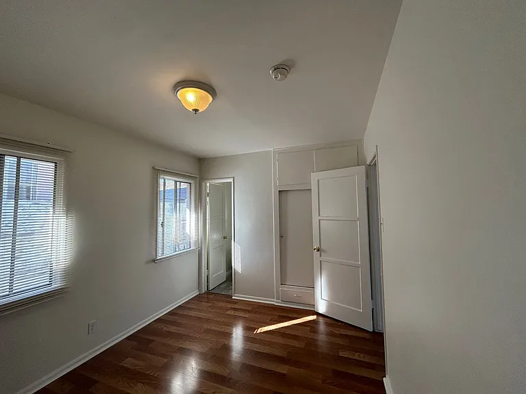 LA 798 - Carson Villa — Photo 4