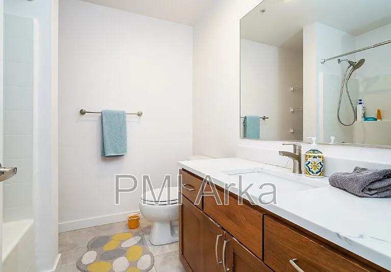 2460 NE Park Dr — Photo 14