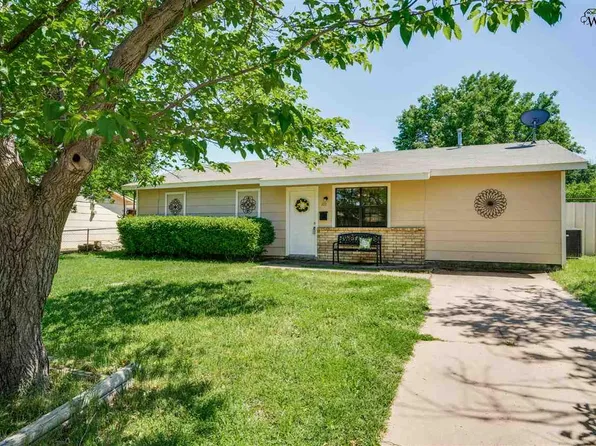 111 Devonshire Dr, Wichita Falls, TX 76302