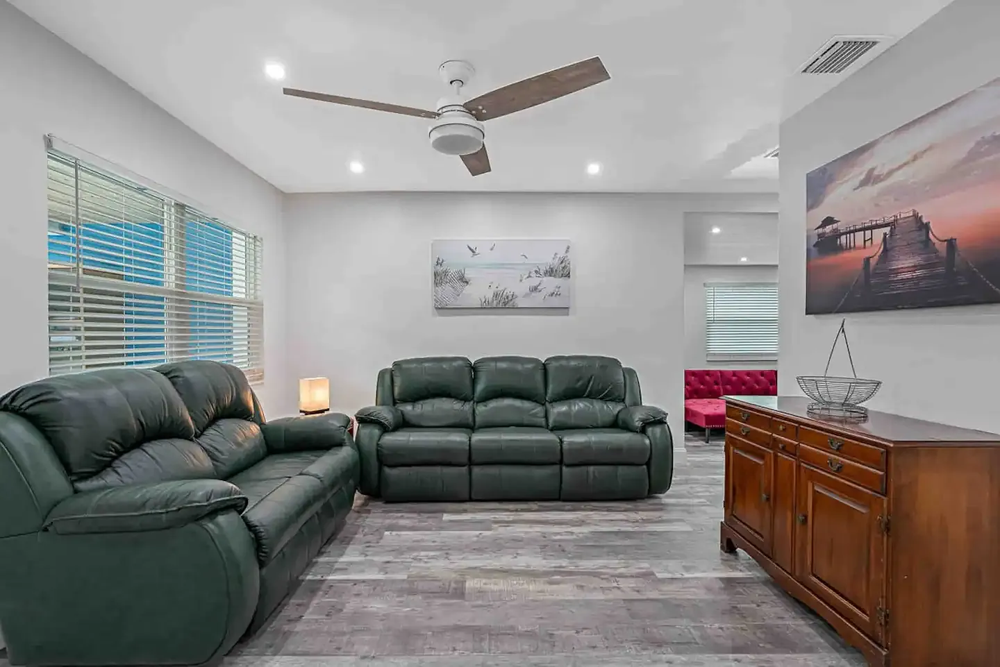 4 bed, 1396 sqft, $4,300 — Photo 2