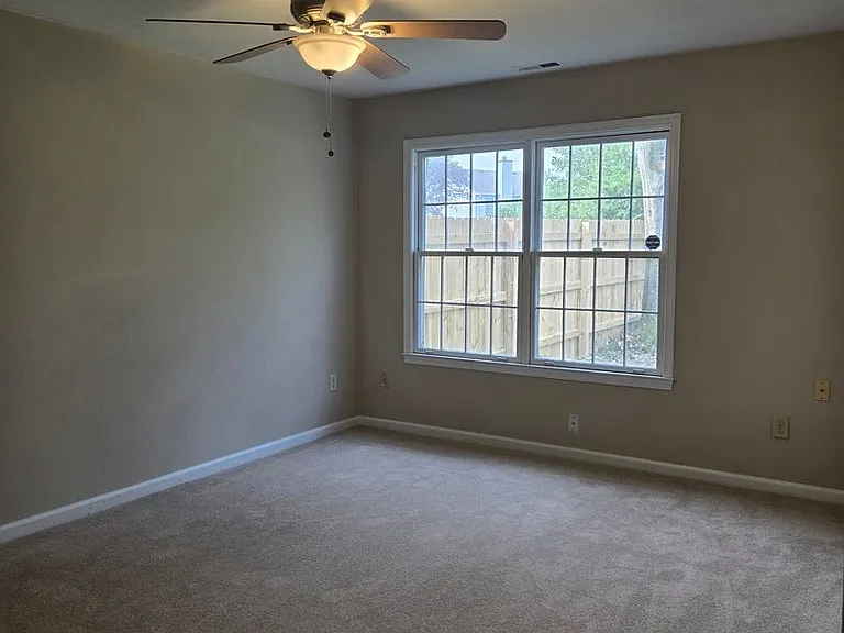 1937 Monument Dr — Photo 12
