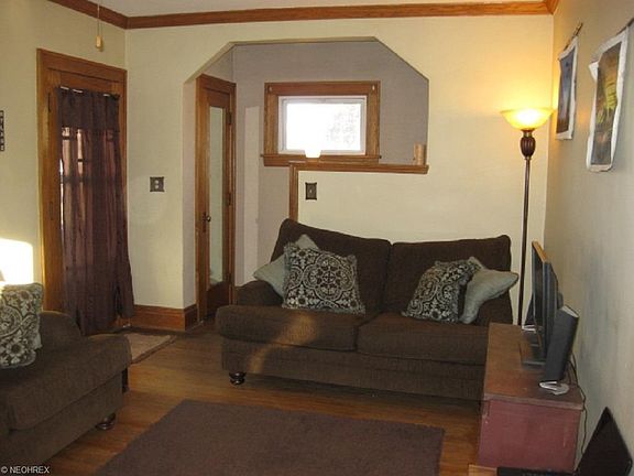 3rd image of 5203 Gifford Ave