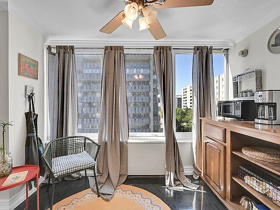 5th image of 789 N Clarkson St APT 704