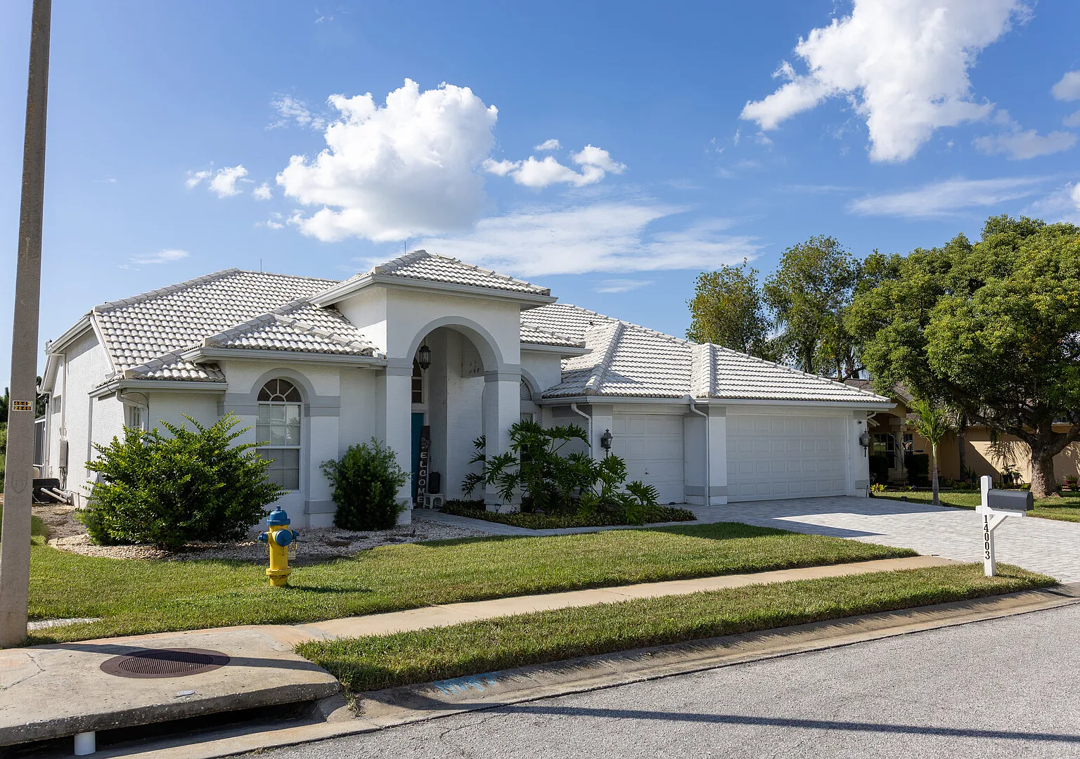 Furnished 4BR/3BA Pool Home Near Golf Course, Hudson FL — Photo 1