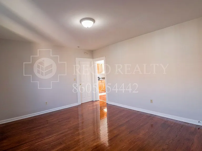 451-455 Edgewood St — Photo 5